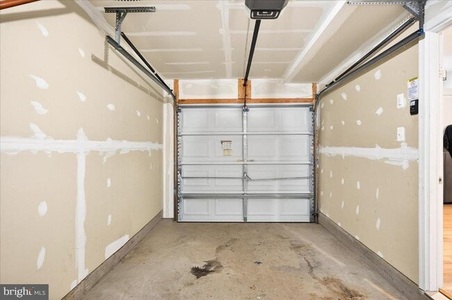 Building Photo - 8439 Devries Ln