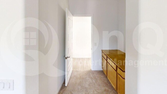 Building Photo - 8818 W Pasadena Ave