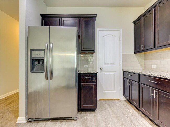 Building Photo - 2028 Birkby Ct