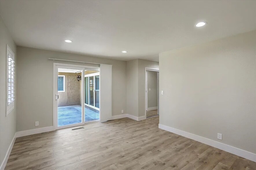 Building Photo - 4075 Beebe Cir