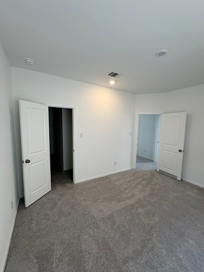 Building Photo - 6419 Seafoam Lake Dr