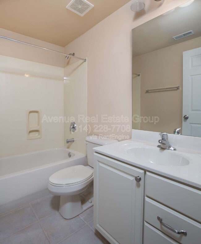 Building Photo - 8947 Hilltop Manor Dr