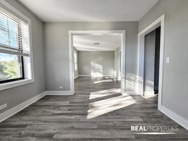 Building Photo - 1 bedroom in GLENCOE IL 60022