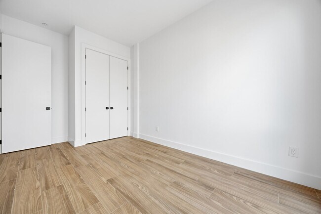 Building Photo - 379 Hawthorne St