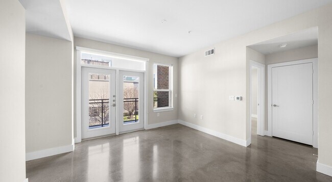 Building Photo - 1825 N San Jacinto St