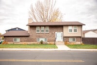 Building Photo - 1011 W 600 S