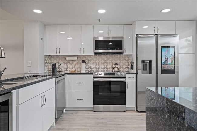 Building Photo - 19111 Vista Bay Dr