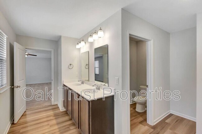 Building Photo - 215 Goshen Rd