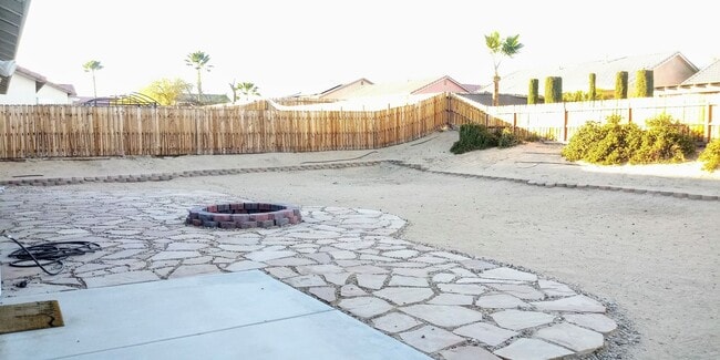 Building Photo - Four bedroom in Desert Vista Community