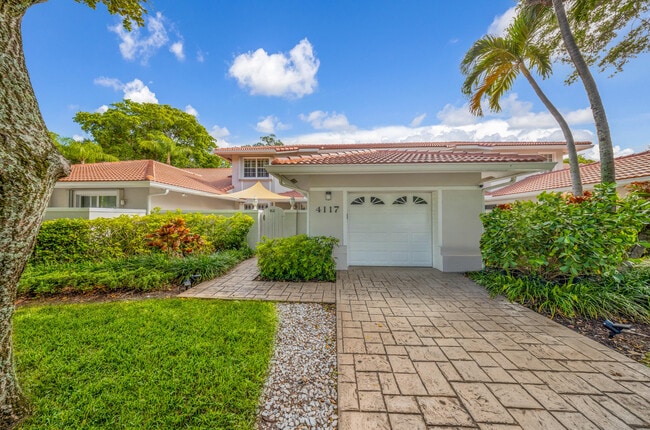 Building Photo - 4117 W Palm Aire Dr
