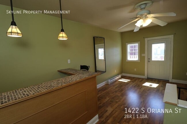 Building Photo - 1422 S Orianna St