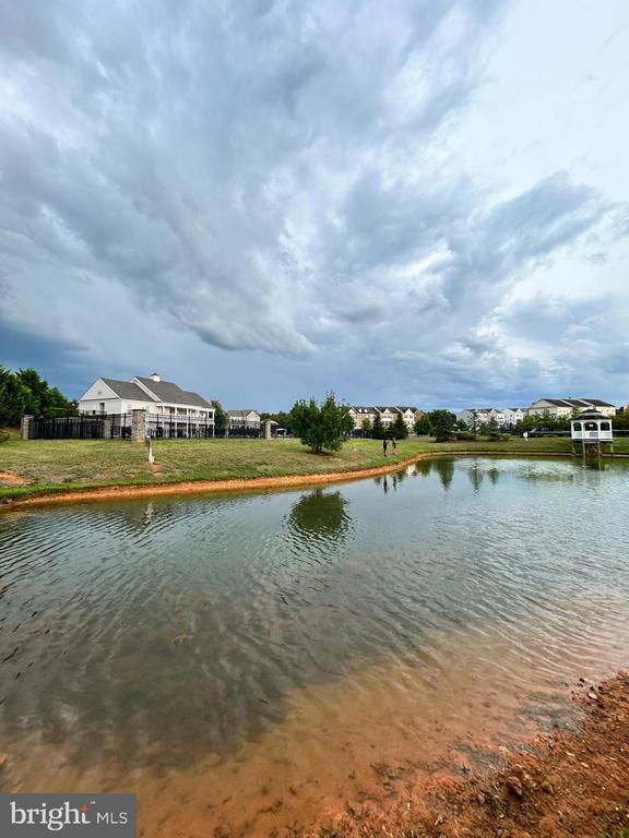 Building Photo - 301 Hillsdale Pl