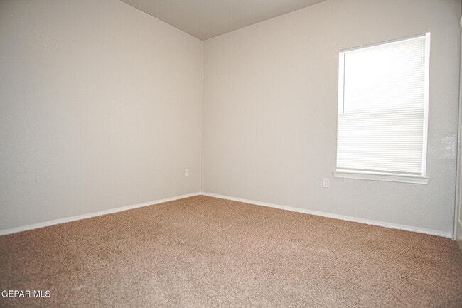 Building Photo - 6977 Jericho Tree Dr