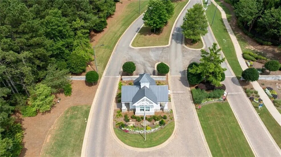 Entrance - 610 Larch Looper Dr