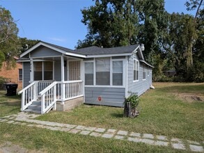 Building Photo - 7904 Hoffman St