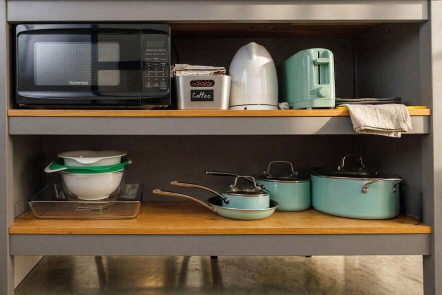 Building Photo - 1429 Elm St