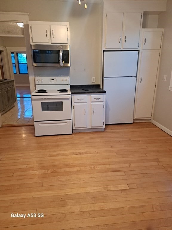 Building Photo - 98 Brookline St