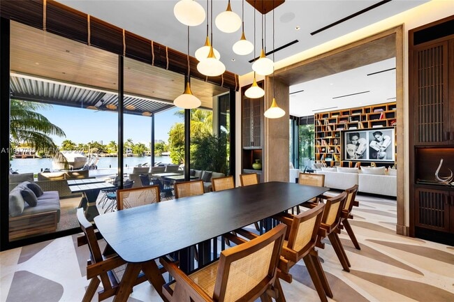 Building Photo - 200 W Rivo Alto Dr