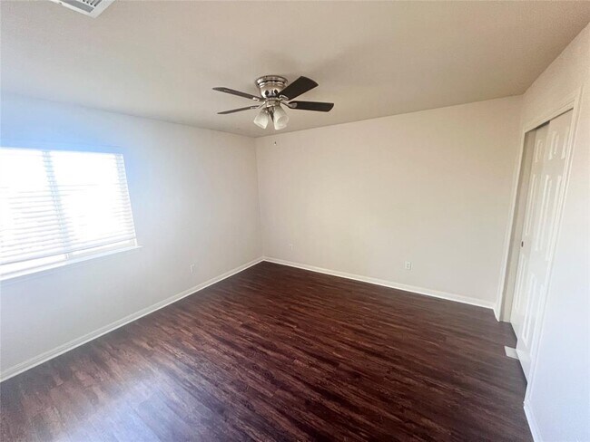 Building Photo - 476 Nottingham Loop