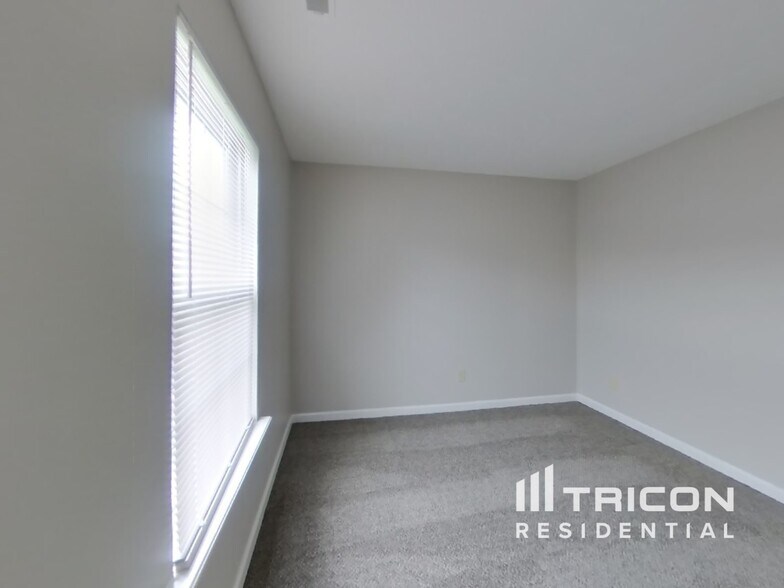 Building Photo - 625 Eastpointe Dr