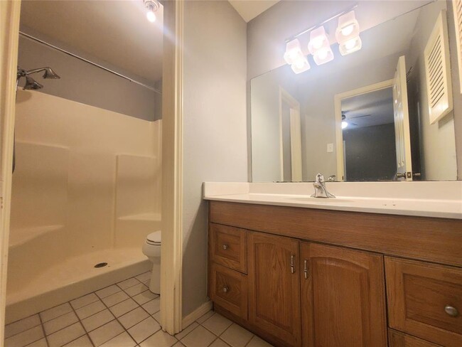 Building Photo - 2030 Plantation Dr