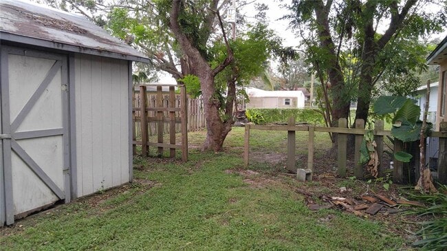 Building Photo - 5916 May St