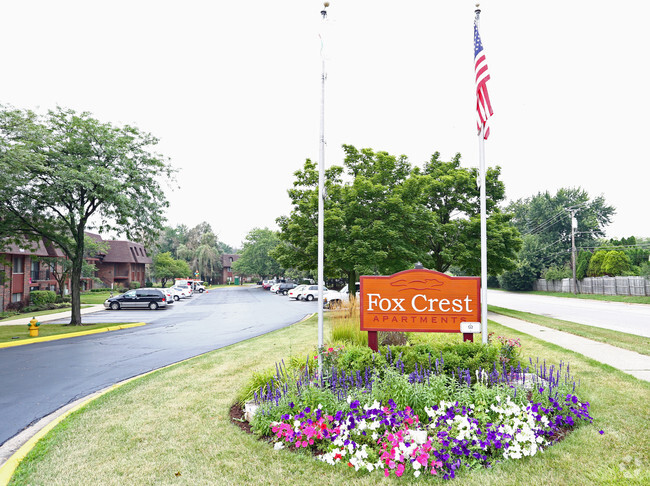 Building Photo - Fox Crest