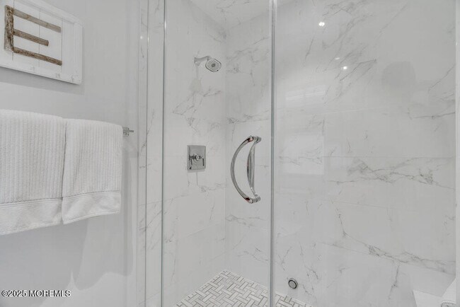 Building Photo - 985 Ocean Ave