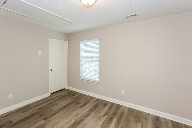 Building Photo - 8727 Wood Sorrel Ct