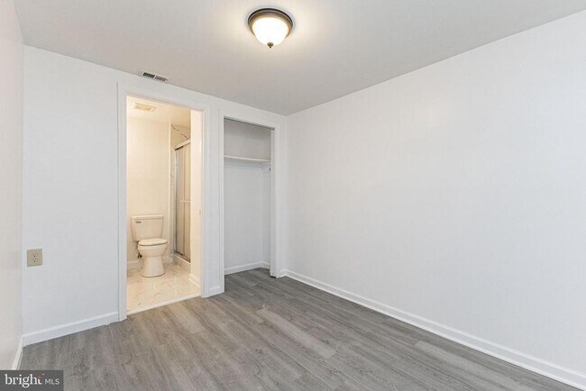Building Photo - 14849 Ensor Ct