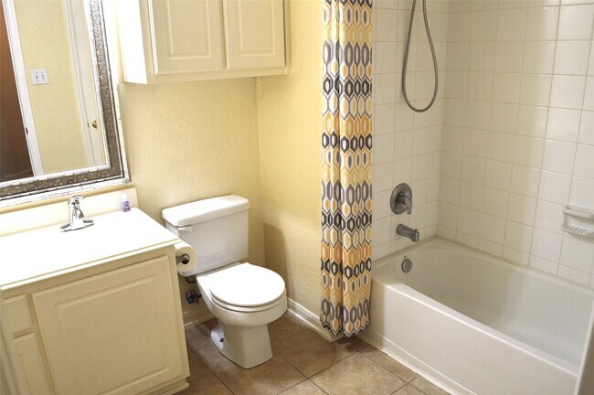 Building Photo - 18011 Rose Hill Park Ln