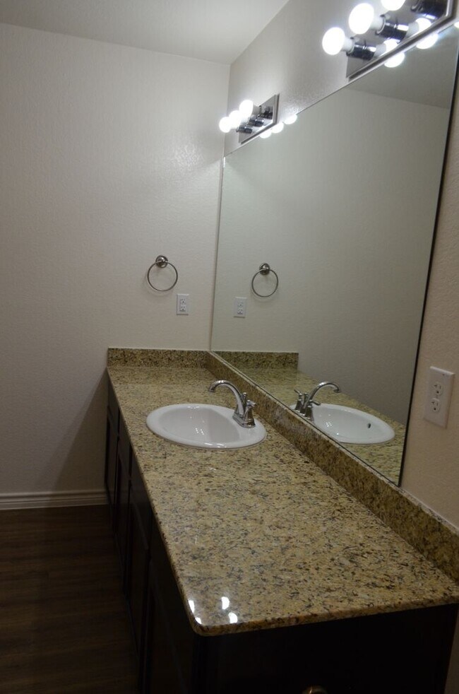 Building Photo - 916 Industrial Ave