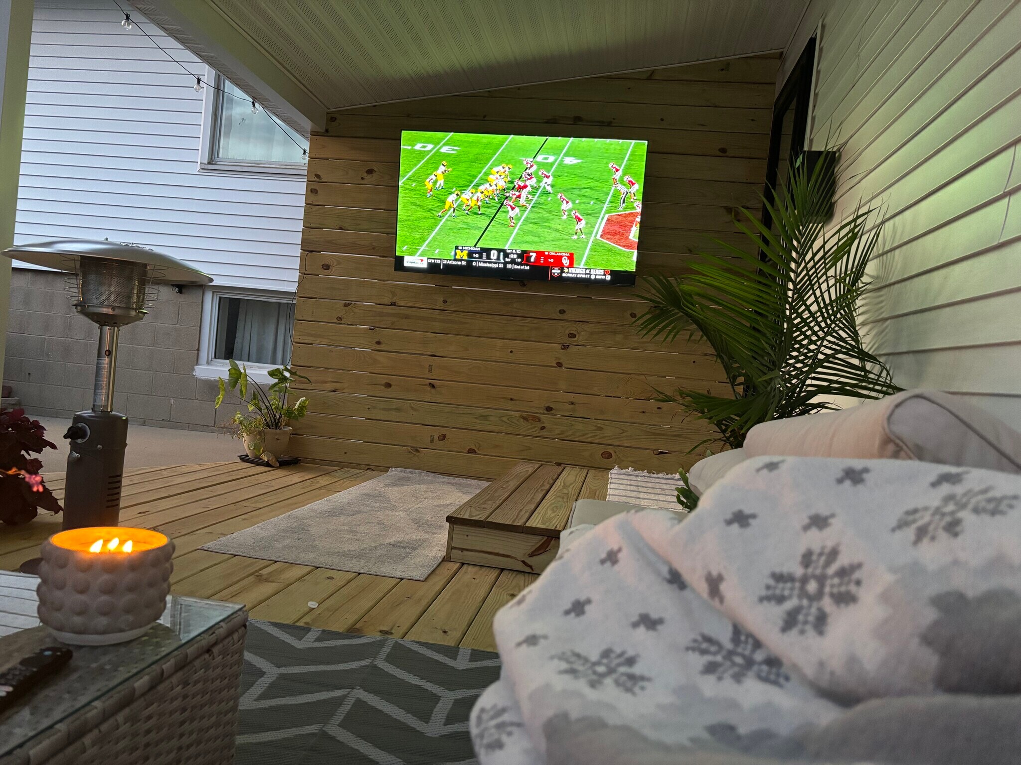 Building Photo - 616 S Paris St