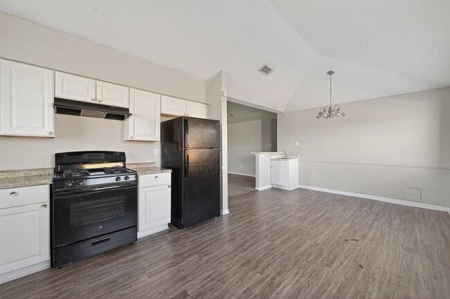 Building Photo - 22718 Pebworth Pl