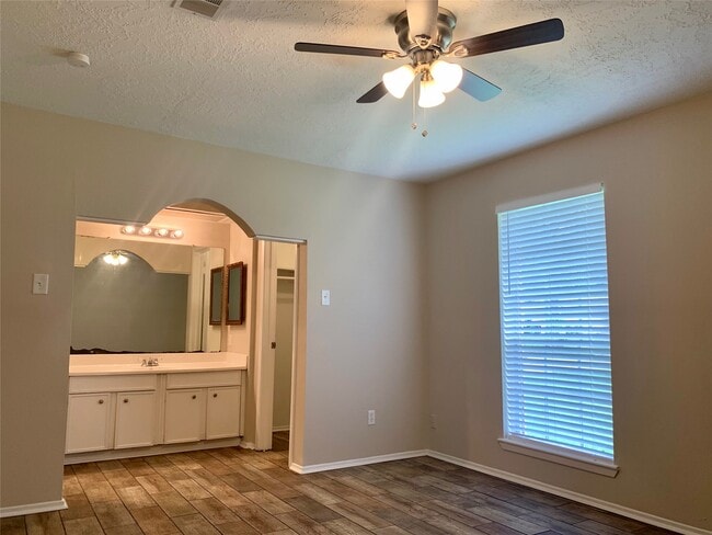 Building Photo - 7739 Bunker Wood Ln