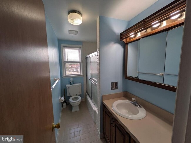 Building Photo - 1111 Circle Dr