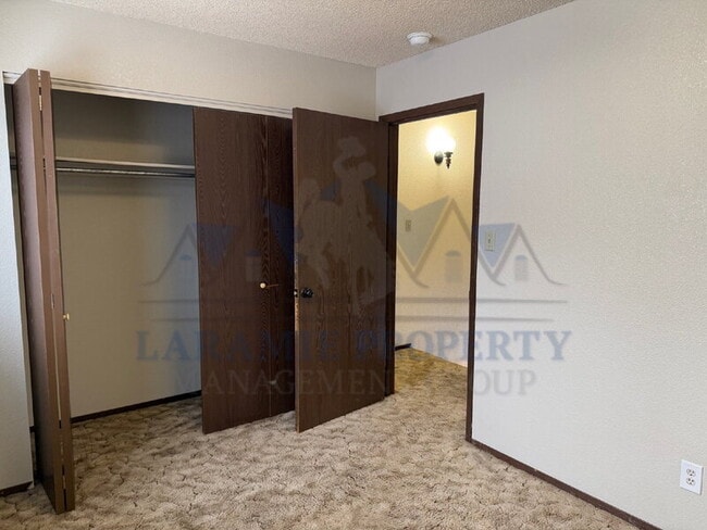 Building Photo - 808 E Canby St