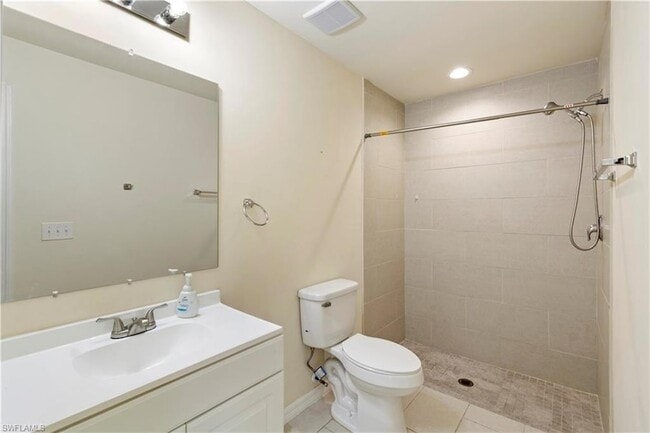 Building Photo - 510 Skyline Blvd