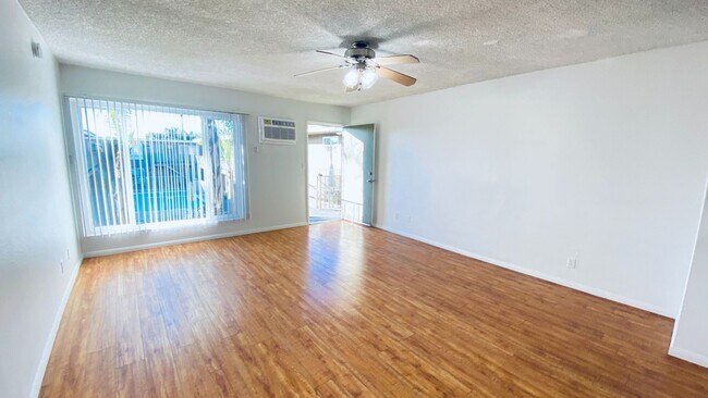 Interior Photo - 6736 Cleon Ave