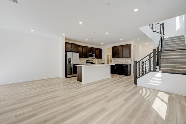 Building Photo - 1533 Melodic Lark Dr