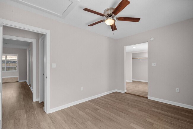 Building Photo - Charming 5- Bedroom Home in the Heart of T...