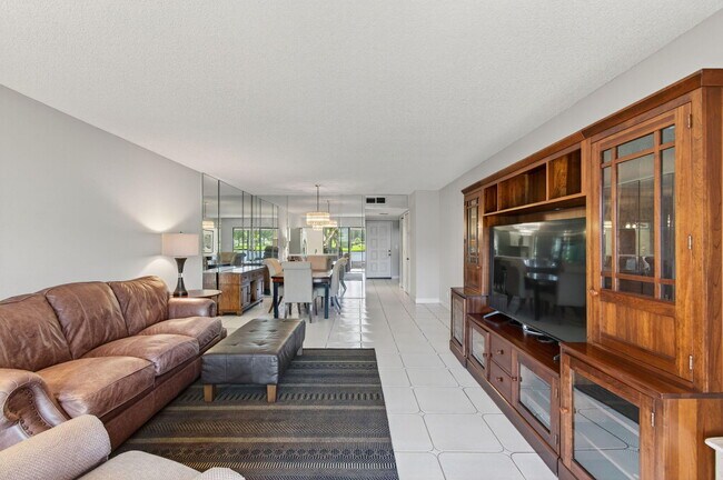 Building Photo - 7340 Amberly Ln