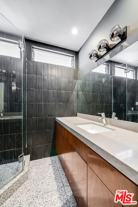 Building Photo - 2431 Carman Crest Dr