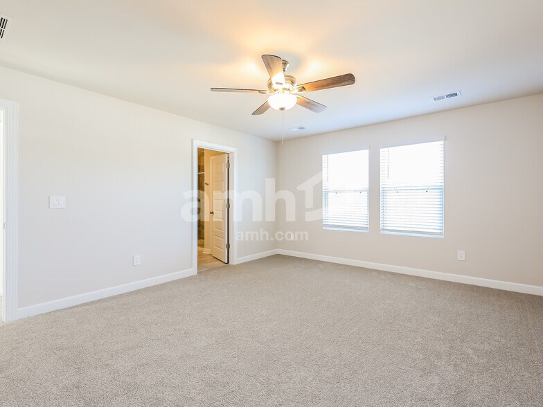 Building Photo - 307 Granby Trl