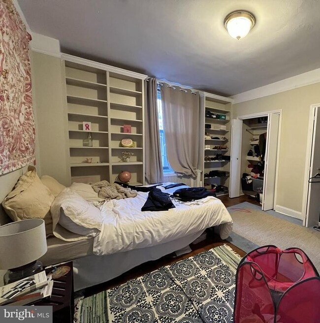 Building Photo - 2031 Locust St