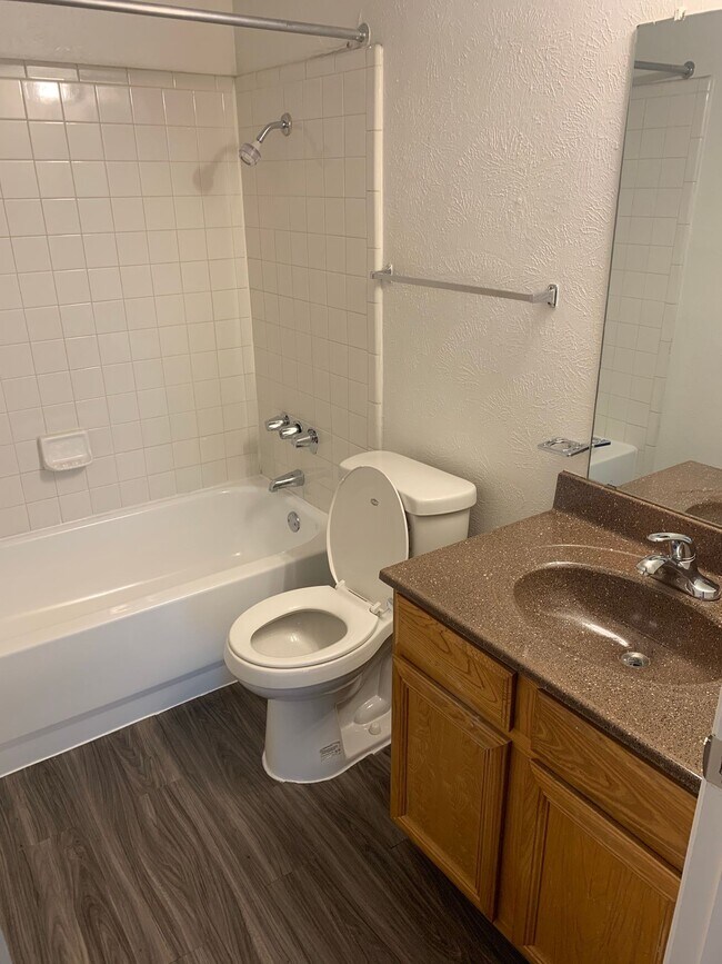 Building Photo - Affordable 1 Bedroom Apartment in Dallas – Starting at Just $999/Month