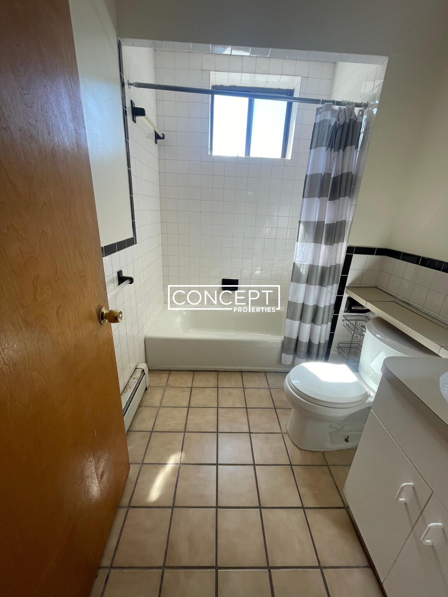 Building Photo - 369A Centre St