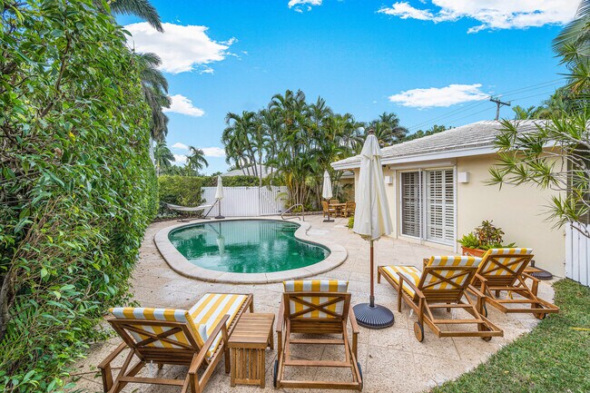 Building Photo - 241 List Rd