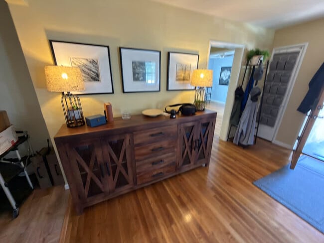 Building Photo - 2069 Horne St