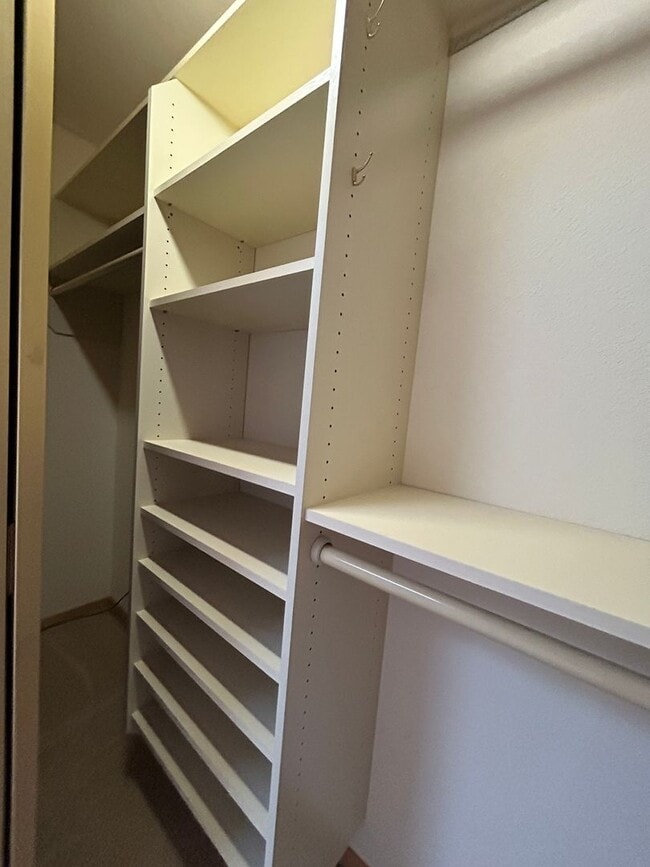 Building Photo - 2 Bedroom with Loft on Private Golf Course, Amazing Views!